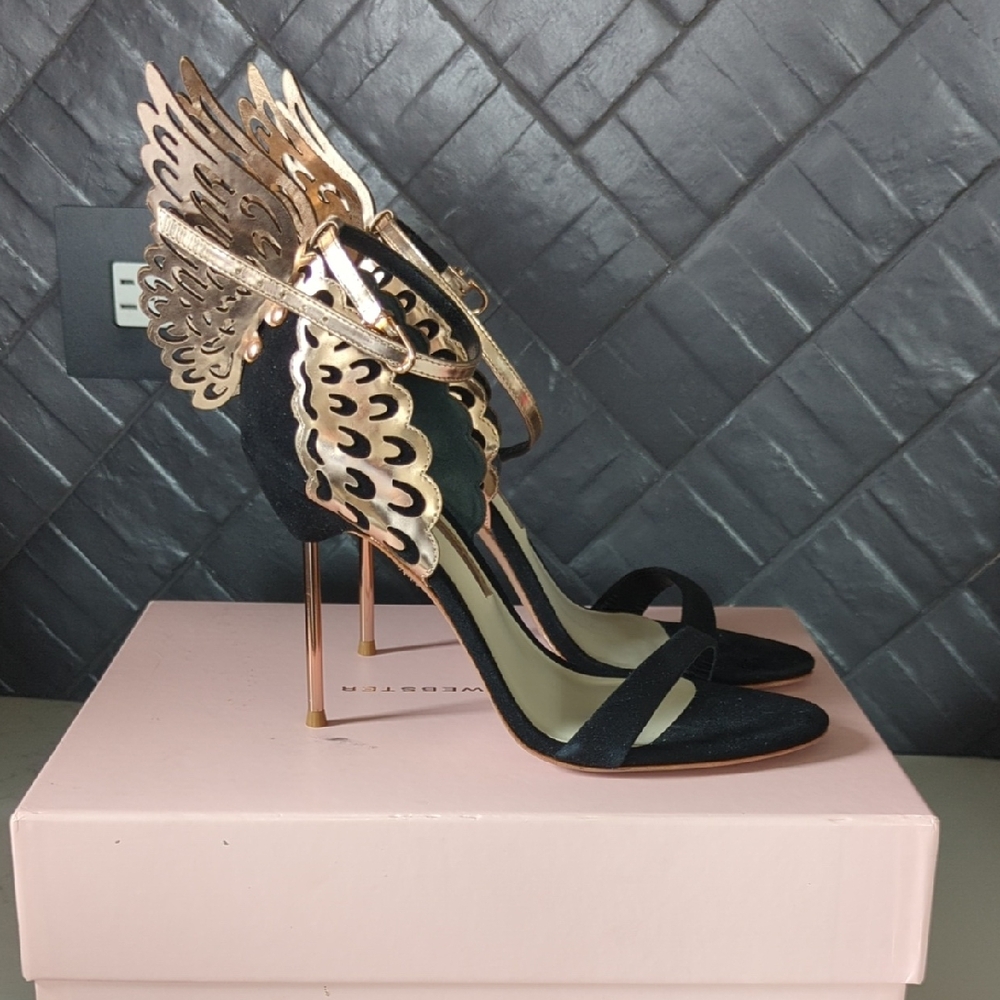 Sophia Webster Black and Gold Heels Elegant Design